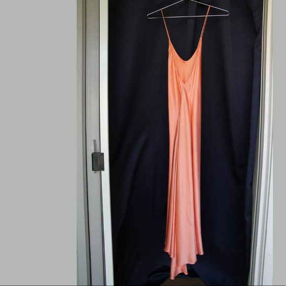SOLD Olivia von Halle Remy peach coral silk slip - Picture 3 of 12